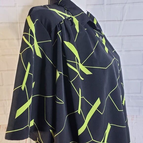 A Personal Touch Black with Chartreuse Printed Button Blouse womens 1X Comfy - Picture 4 of 8